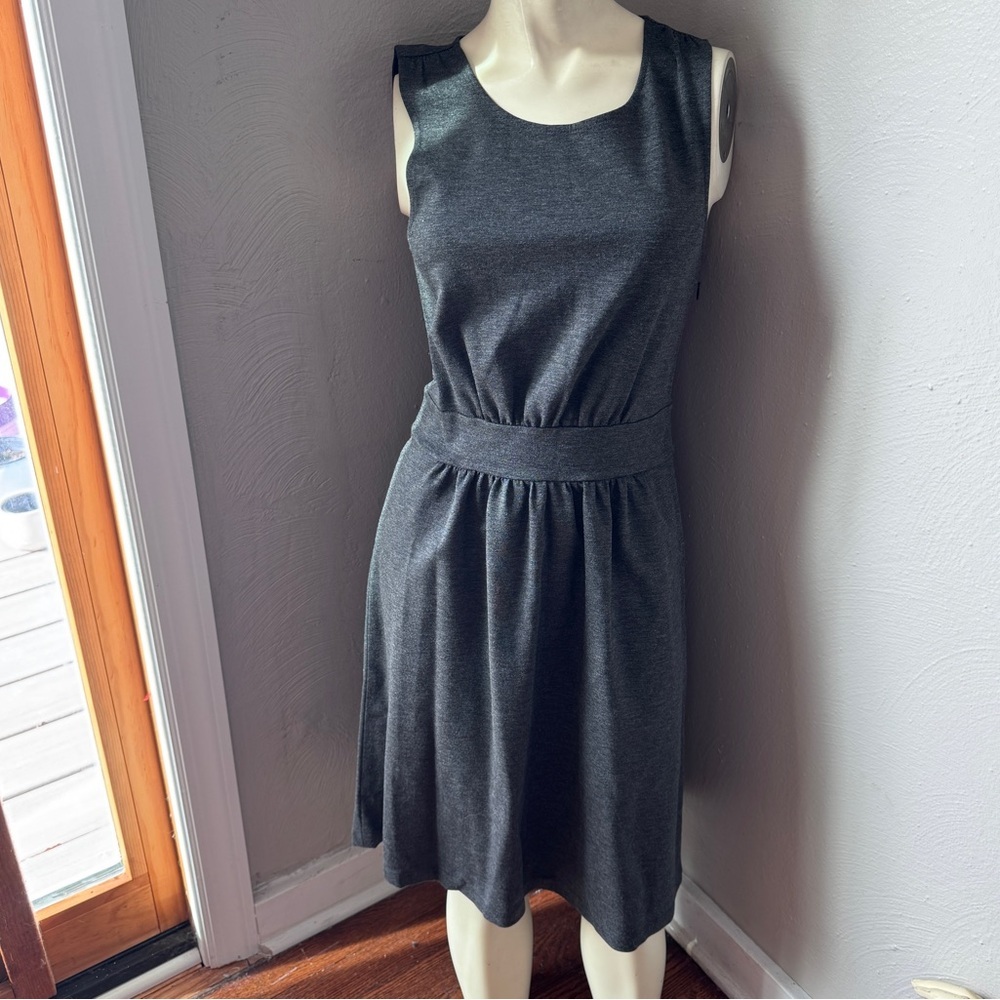 Banana Republic fit and flare gray dress size 2